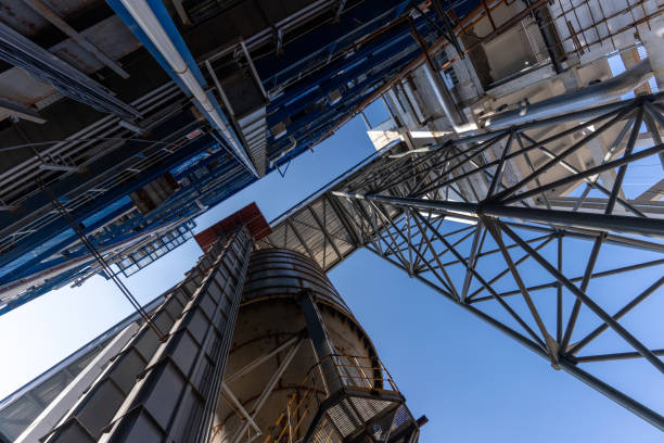 istock Look up at the messy work platforms and scaffolding on the construction site 1474930922