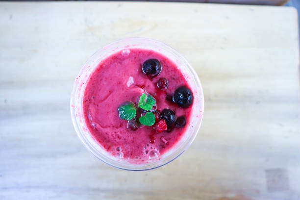 strawberry yogurt smoothie, mixed berry smoothieor berry smoothie for serve