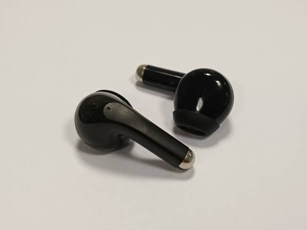 istock A pair of true wireless speaker 1474994255