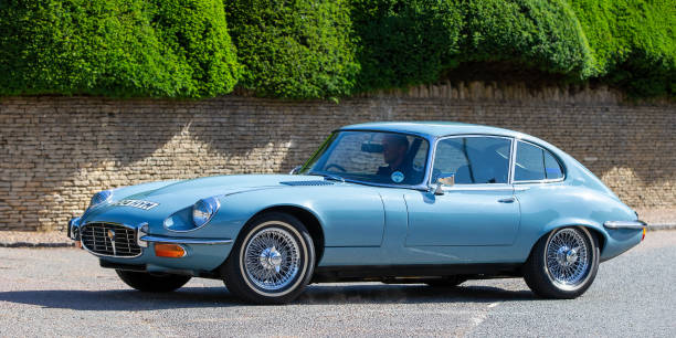 e type jaguar voiture - e type photos et images de collection