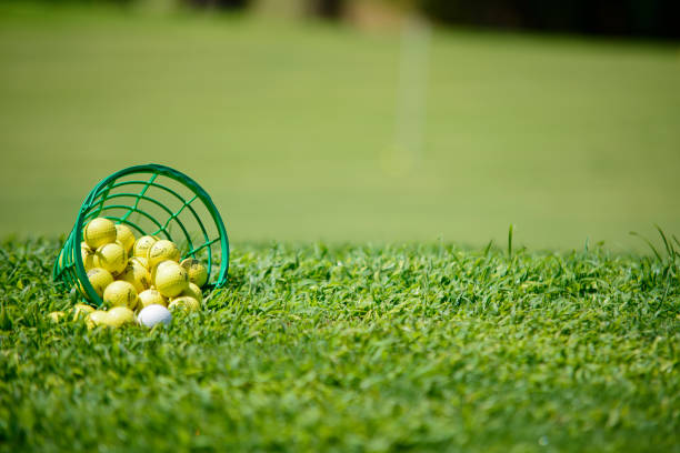 pelotas de golf - sports venue luxury love enjoyment fotografías e imágenes de stock
