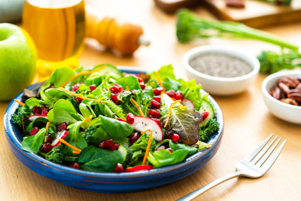 istock Fresh healthy salad plate 1475039029