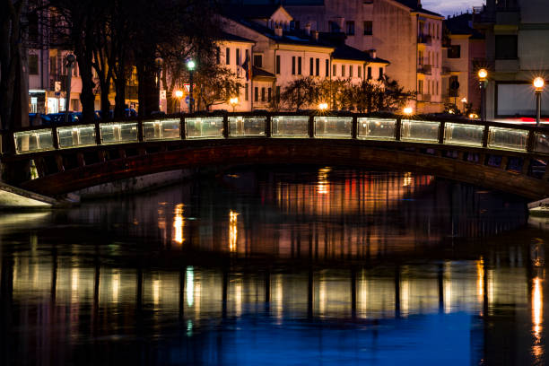 istock University bridge crossing Sile river by night 1475046486