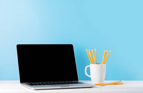 istock Laptop with blank screen for your message, app or web 1475047808