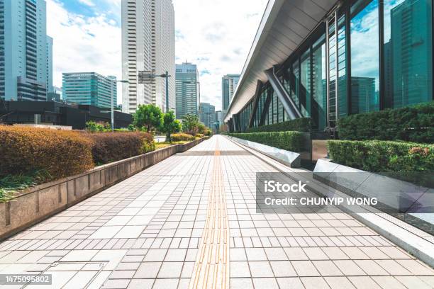 Empty Footpath In Office Park Shinjuku Tokyo Stock Photo - Download Image Now - City, Cityscape, Scenics - Nature