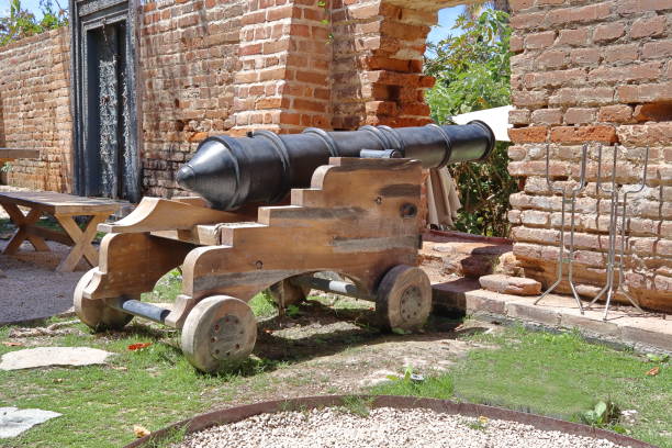 istock Old forged metal boat cannon 1475101324