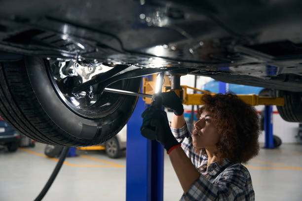 istock Car service in a modern auto repair shop 1475104212