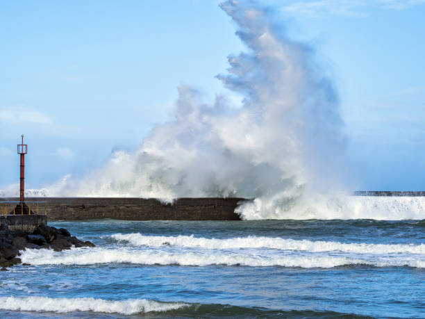 istock Bog splash at Plentzia 1475116385