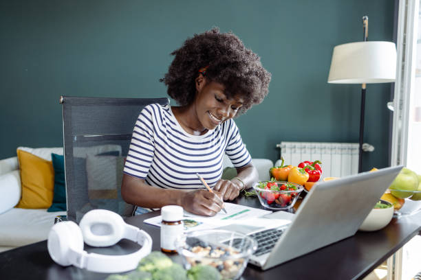 istock Creating a daily diet meal plan 1475119901