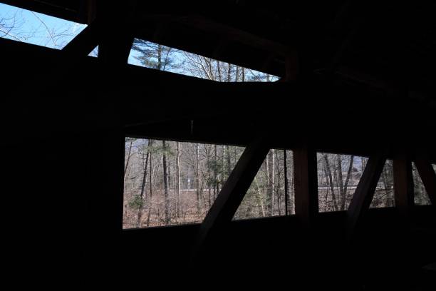 istock Historic wooden Josiah Hess covered bridge 1475129547