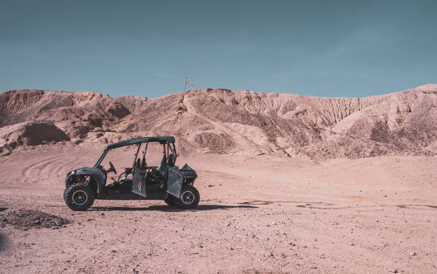 istock Off-Road 4x4 in the Desert 1475164928