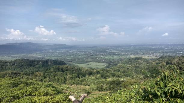 istock Beautiful view at the hill with clear sky 1475171625