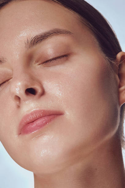 istock Model with cleanhydrated fresh skin on white 1475171879