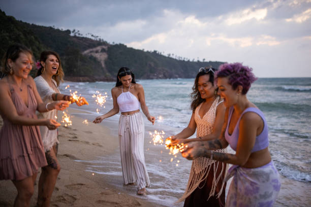 istock Friends having fun on the beach 1475173238