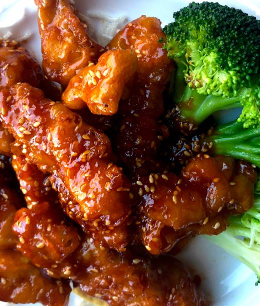 istock Crispy Sesame Chicken with no no Broccoli 1475173311