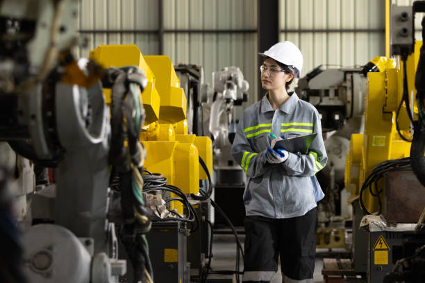 Machine Operation Knowledge Girls 1,500+ Woman Operating Machine Stock Photos, Pictures & Royalty-Free ...