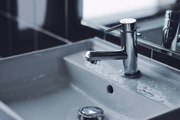 Washbasin faucet in the bathroom