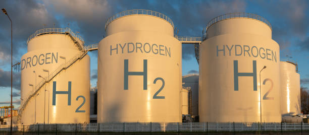 istock Liquid hydrogen tanks-vision of the future.3d illustration 1475201881