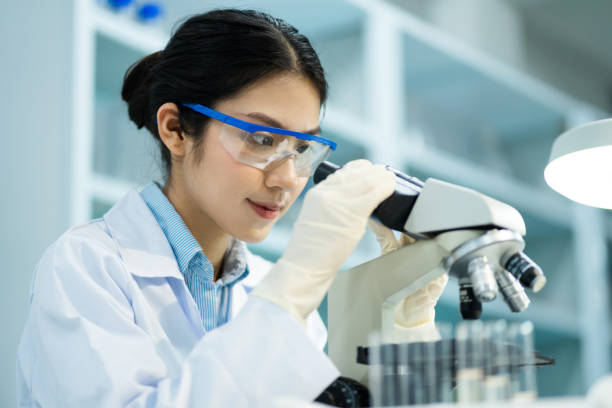 istock women working in the laboratory 1475223359