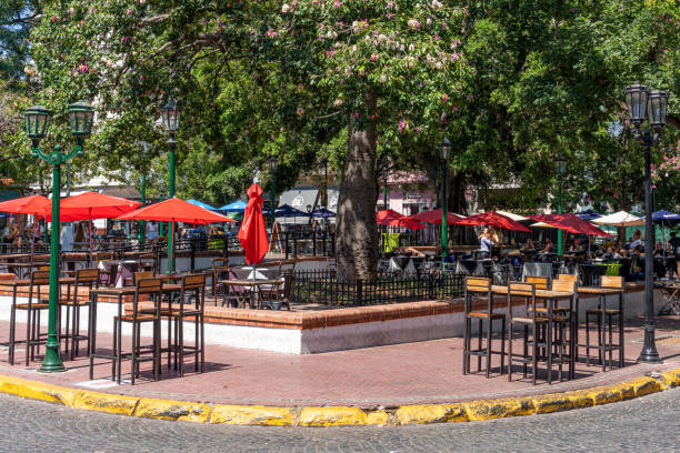 istock Buenos Aires street scene 1475268715