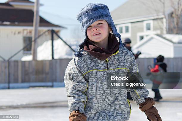 Photo libre de droit de Petite Fille Patinage Artistique banque d'images et plus d'images libres de droit de 6-7 ans - 6-7 ans, Activité, Bonheur