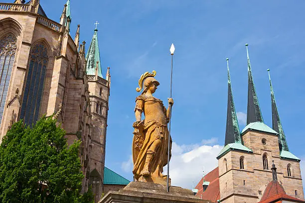 Erfurt, sculpture between the two cathedrals
