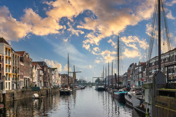 rotterdam netherlands, sunset city skyline at old port (oude haven) - rotterdam imagens e fotografias de stock