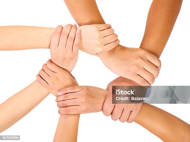 3 명 쥠 손목 표시중 Unity 많은 손에 대한 스톡 사진 및 기타 이미지 - 많은 손, 부착된, 연결