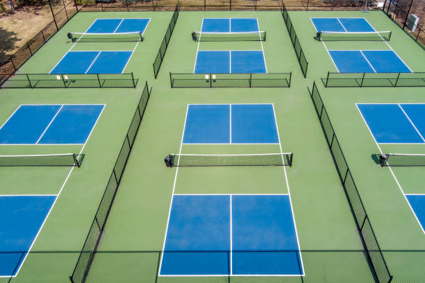 istock Aerial view of pickleball courts 1475338308