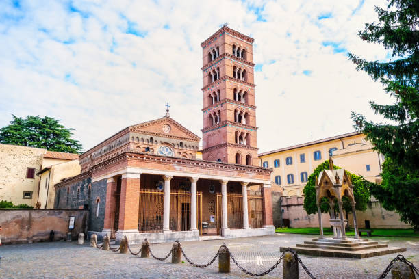 abbazia di santa maria in grottaferrata - italy old ruin abbey basilica foto e immagini stock