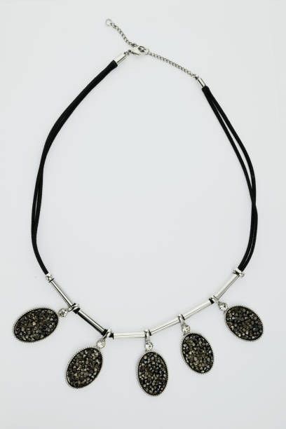 istock beautiful necklace isolated  on  white background. 1475383924