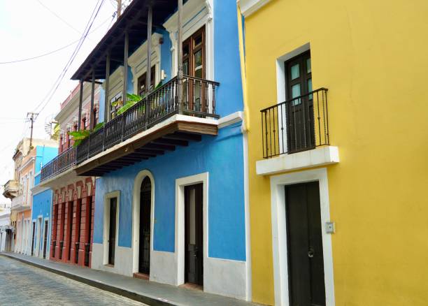 istock Old San Juan colourful street 1475415323