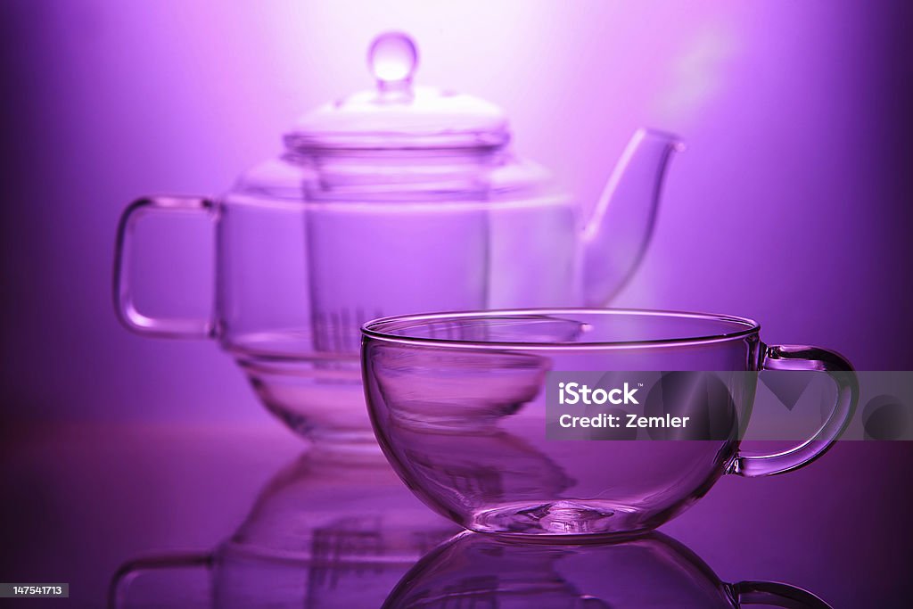 Vuoto tazza e teiera con vapore - Foto stock royalty-free di Acqua