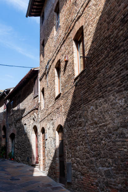 istock Narrow Lane in San Gimignano 1475435556