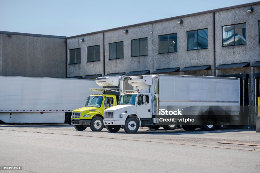 Cargo Rigs Affordable Middle Duty Rigs Semi Trucks With Refrigerated Box Trailers ...