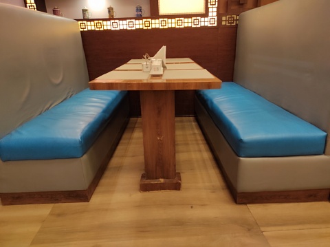 Seating arrangement in the restaurant