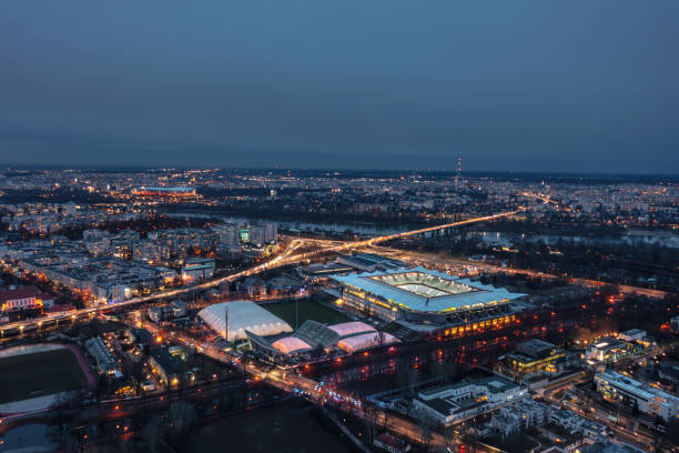 ワルシャワ、ポーランドの夜 - shakhtar ストックフォトと画像