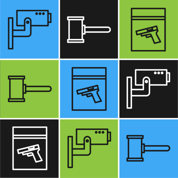 illustrations, cliparts, dessins animés et icônes de réglez la ligne caméra de sécurité, sac de preuve et pistolet ou pistolet et icône de marteau du juge. vecteur - legal system security plastic business