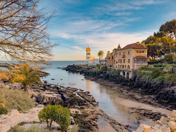 istock Lighthouse in Cascais, Portugal 1475519937