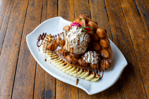 istock Wafer bread comes with ice cream 1475523344