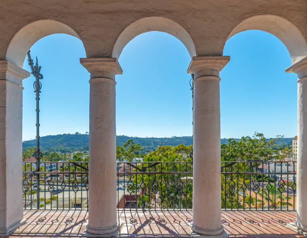 istock Arches in downtown Santa Barbara 1475529790