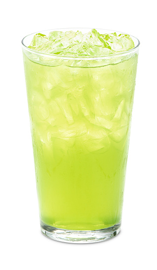 Kiwi Lemonade glass ice white-background