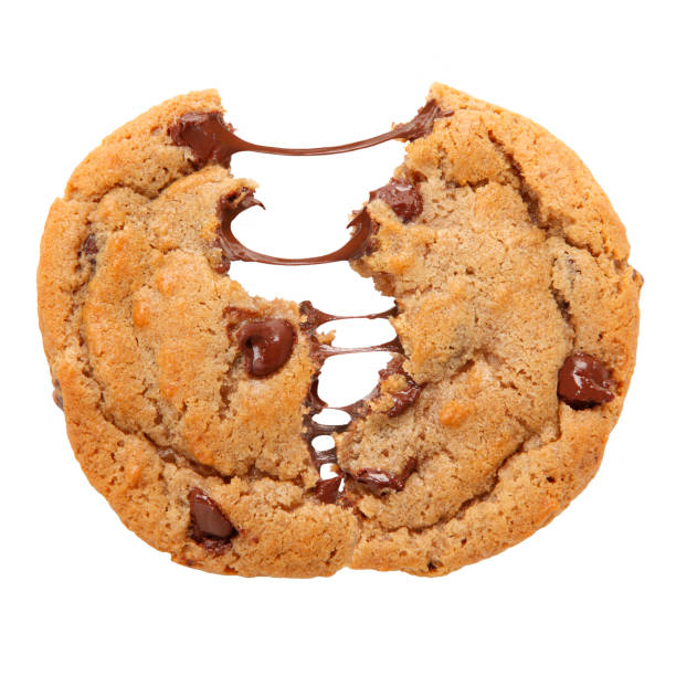 ooey gooey biscotto con gocce di cioccolato - cookie foto e immagini stock