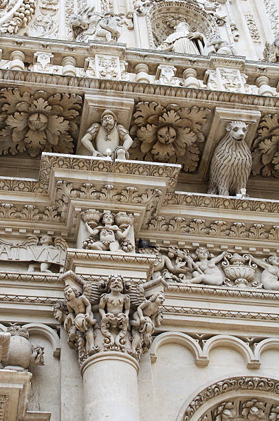 колонна деталь-лечче базилика - lecce italy puglia church стоковые фото и изображения