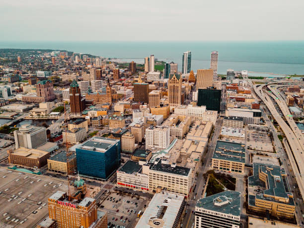 istock Milwaukee's sprawling downtown 1475566339