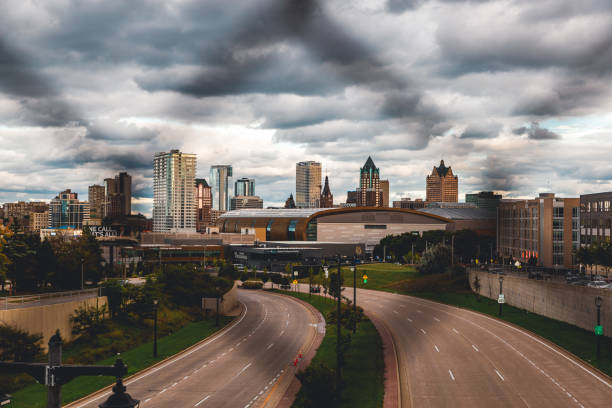istock Milwaukee's Downtown Streets 1475567746