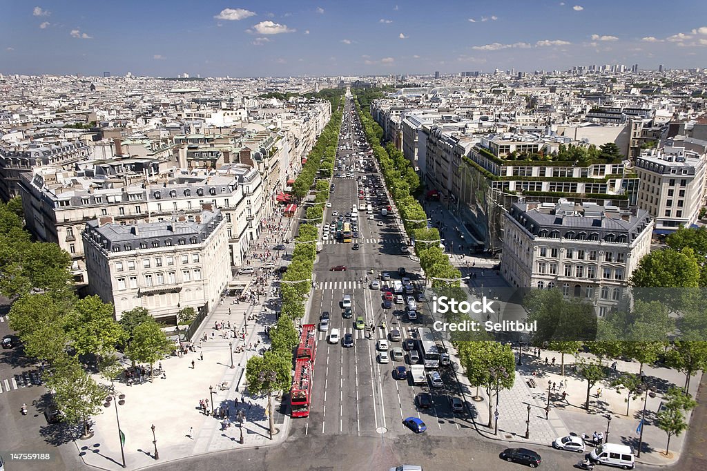 Vista desde el arco de triunfo, París, Francia - Foto de stock de Avenida de los Campos Elíseos libre de derechos