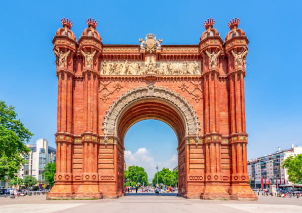 istock Triumphal Arch (Arc de Triomf) in Barcelona, Spain 1475622765