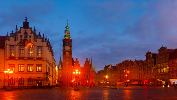 istock Old Town Hall of Wroclaw in night lights 1475652559