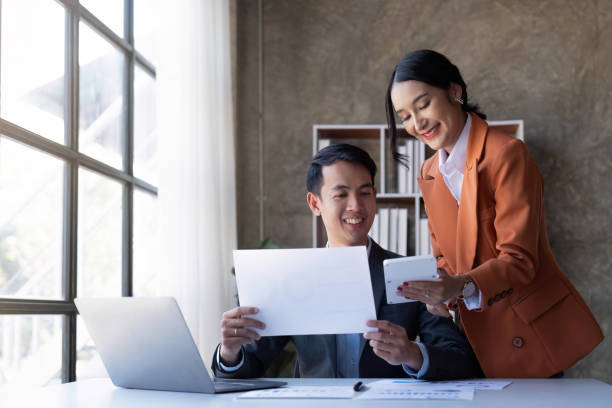 istock Business team meeting to conference discussing working analyzing with financial data and marketing business strategy project, presentation and brainstorming to making new project 1475672484